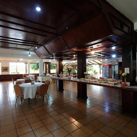 El Pantanal Hotel & Resort Puerto Quijarro  Екстер'єр фото
