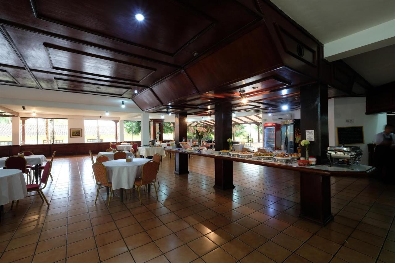 El Pantanal Hotel & Resort Puerto Quijarro  Екстер'єр фото