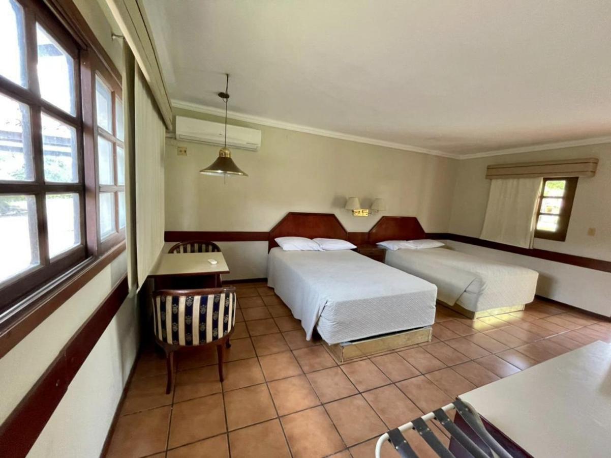 El Pantanal Hotel & Resort Puerto Quijarro  Екстер'єр фото