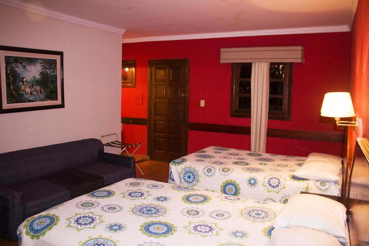 El Pantanal Hotel & Resort Puerto Quijarro  Екстер'єр фото